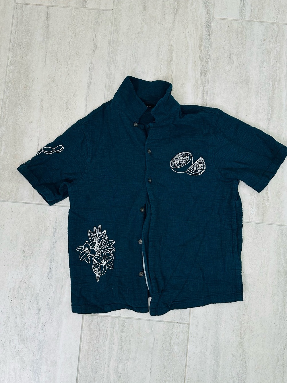 PACSUN Men's Short-Sleeve Button-Up Shirt in Teal with White Floral Embroidery